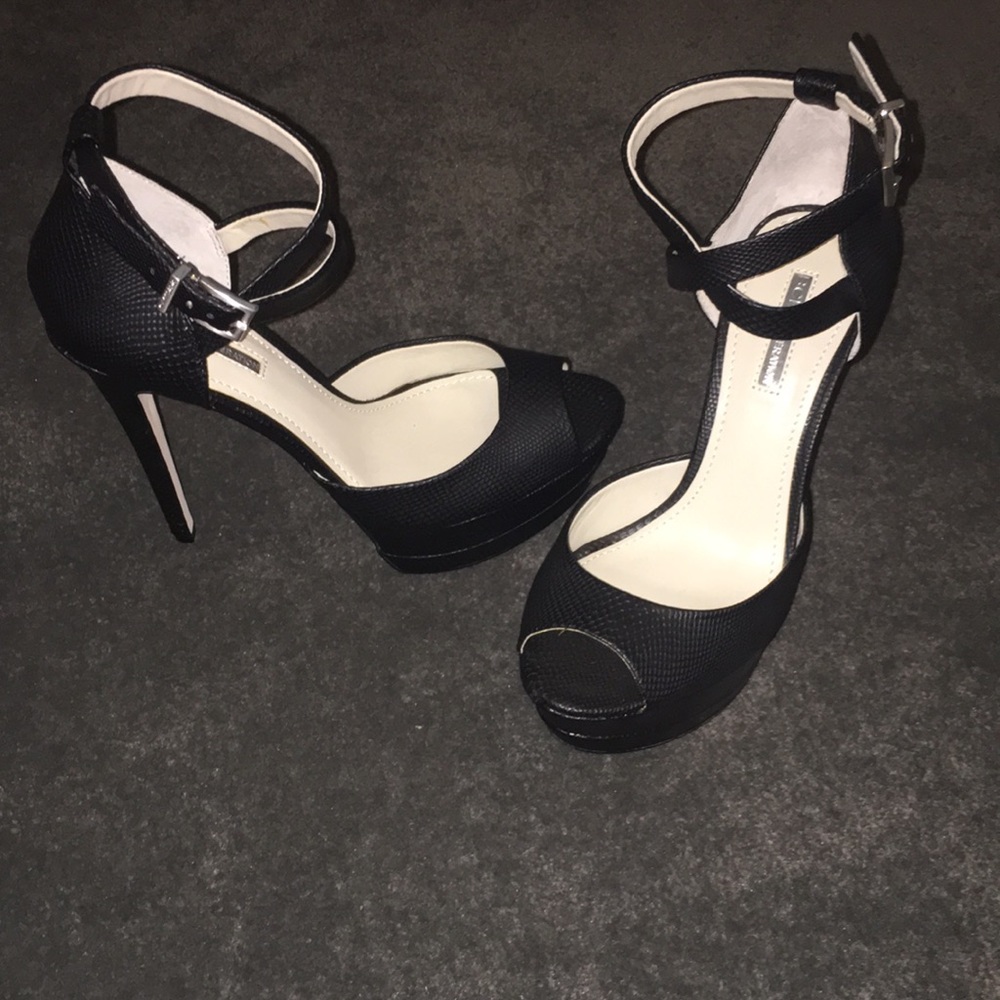 BCBG Heels. NWOT.